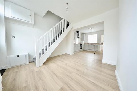 2 bedroom terraced house for sale, Main Street, Paull, Hull