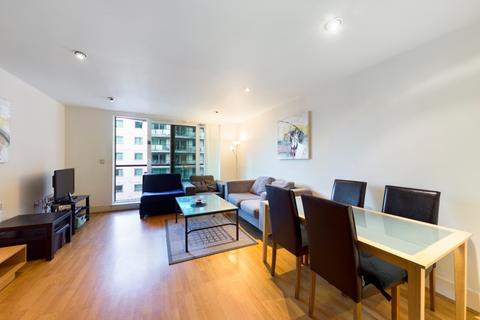 2 bedroom flat to rent, Drake House, 14 St. George Wharf, London