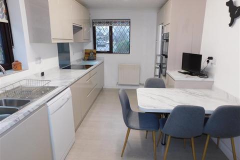 4 bedroom detached house for sale, Kingsway Close, Christchurch BH23