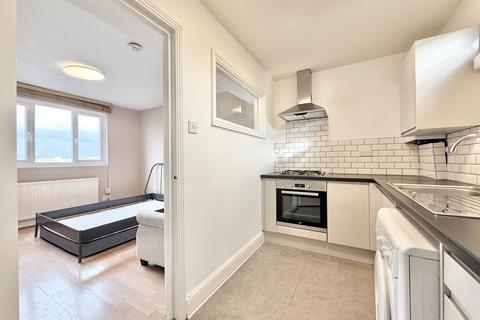 Studio to rent, London NW10