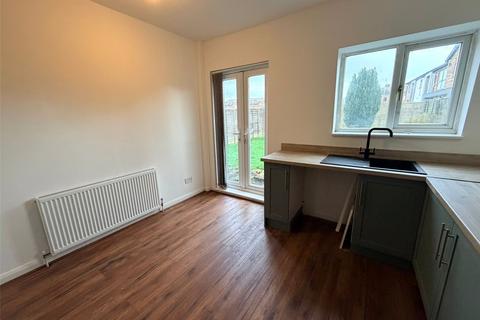 3 bedroom semi-detached house to rent, Broadway, Low Fell, Gateshead, NE9