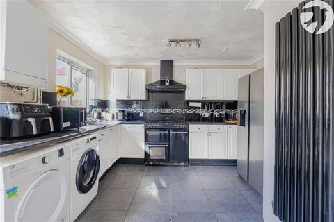 4 bedroom semi-detached house for sale, Albatross Avenue, Rochester, Kent, ME2