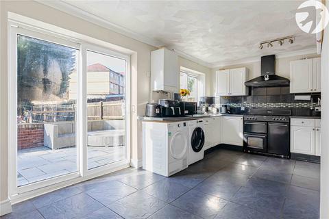 4 bedroom semi-detached house for sale, Albatross Avenue, Rochester, Kent, ME2