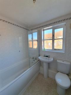 2 bedroom flat to rent, Teal Court,Blackpool, Lancashire