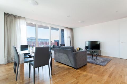 3 bedroom flat to rent, Millharbour, London