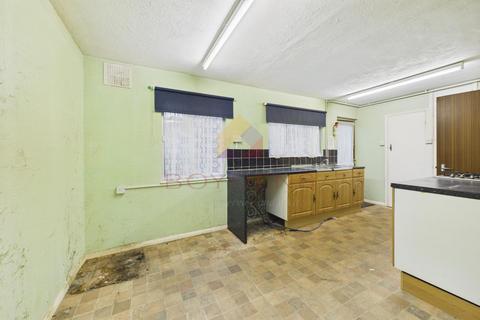 3 bedroom semi-detached house for sale, Beeleigh Close, Colchester CO2