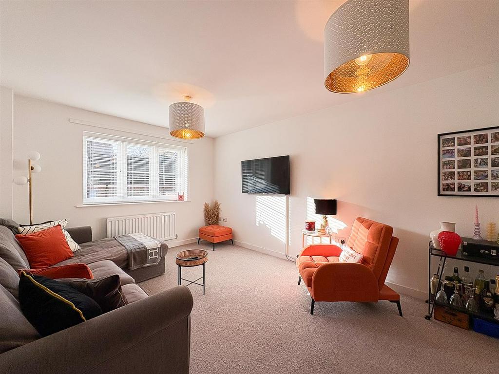 Living room-2.jpg
