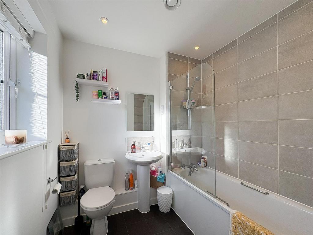 Bathroom.jpg