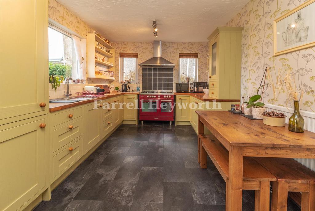 Kitchen image 4
