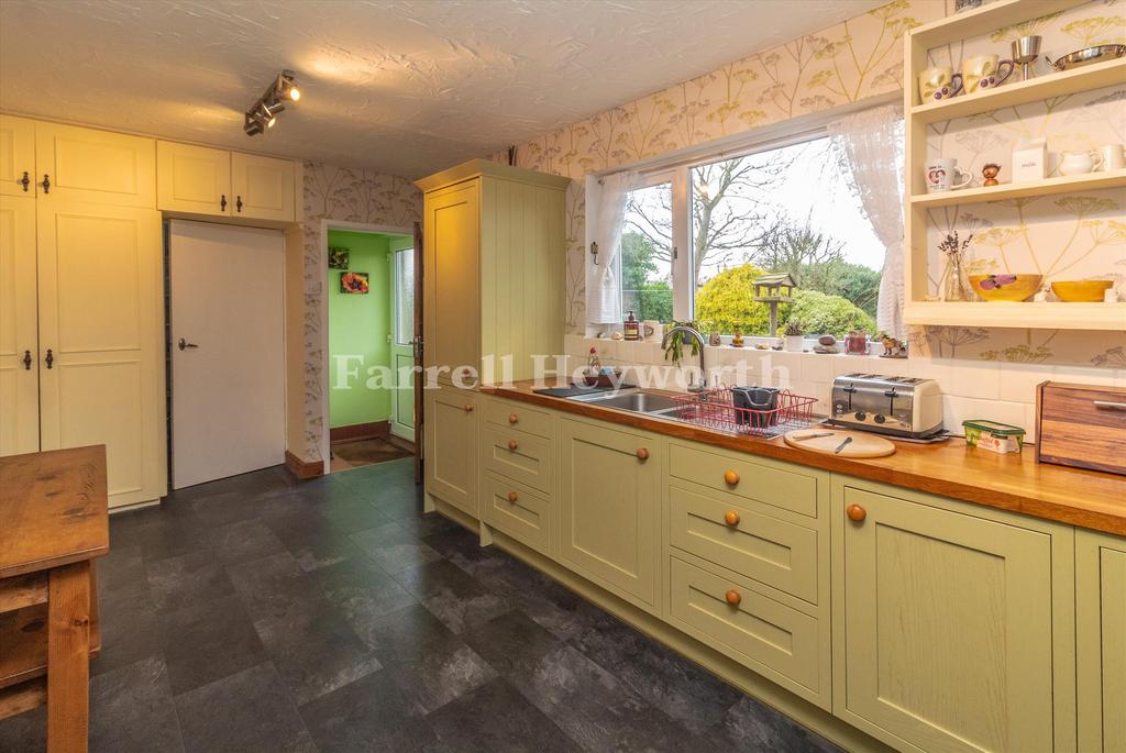Kitchen Image 3