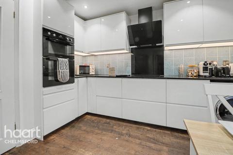 3 bedroom maisonette for sale, Hayes Close, Chelmsford