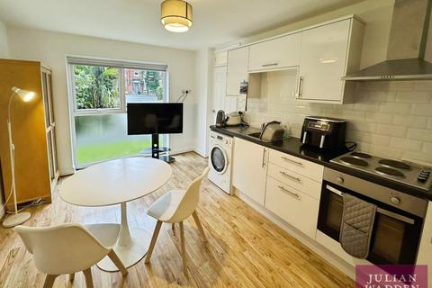 2 bedroom flat for sale, Palatine Road, West Didsbury, Manchester, M20