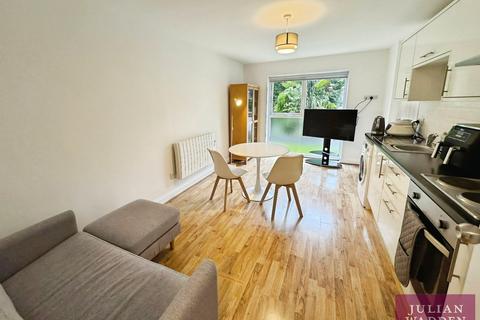 2 bedroom flat for sale, Palatine Road, West Didsbury, Manchester, M20