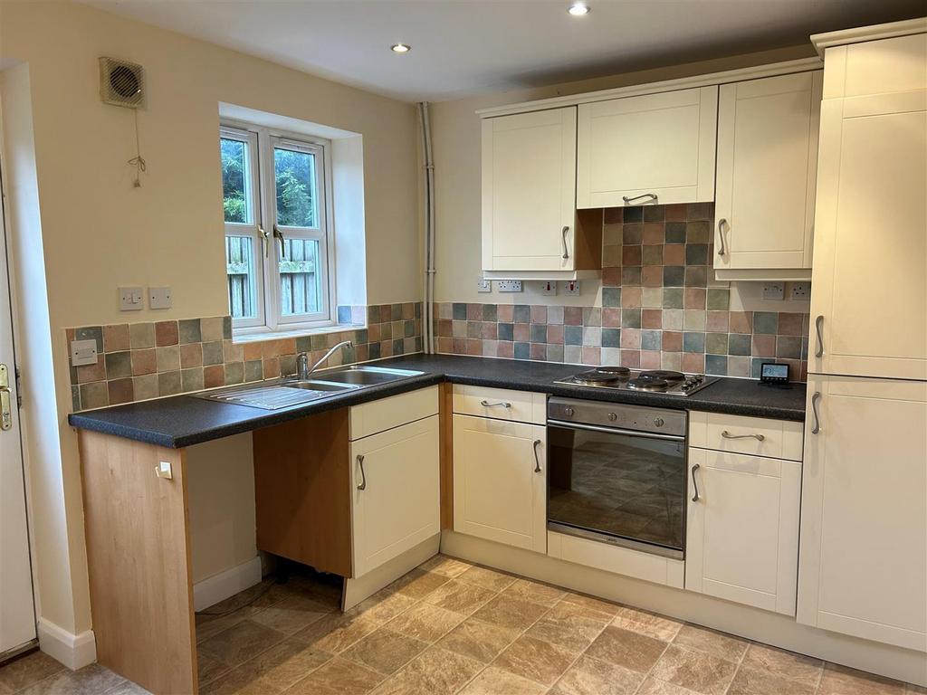 Kitchen 1.jpg