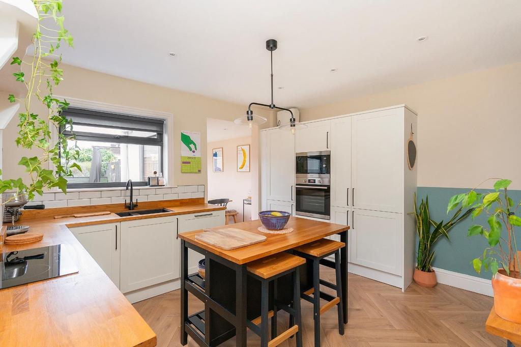 5 G4 RGK - Kitchen E.jpg