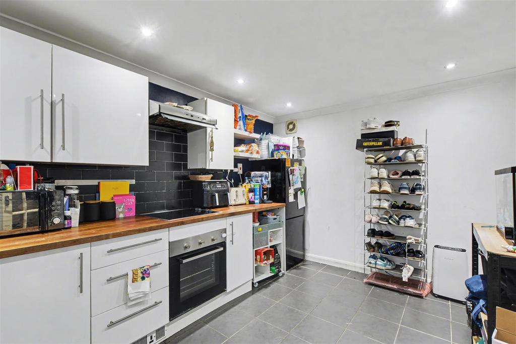 Kitchen 1.jpeg