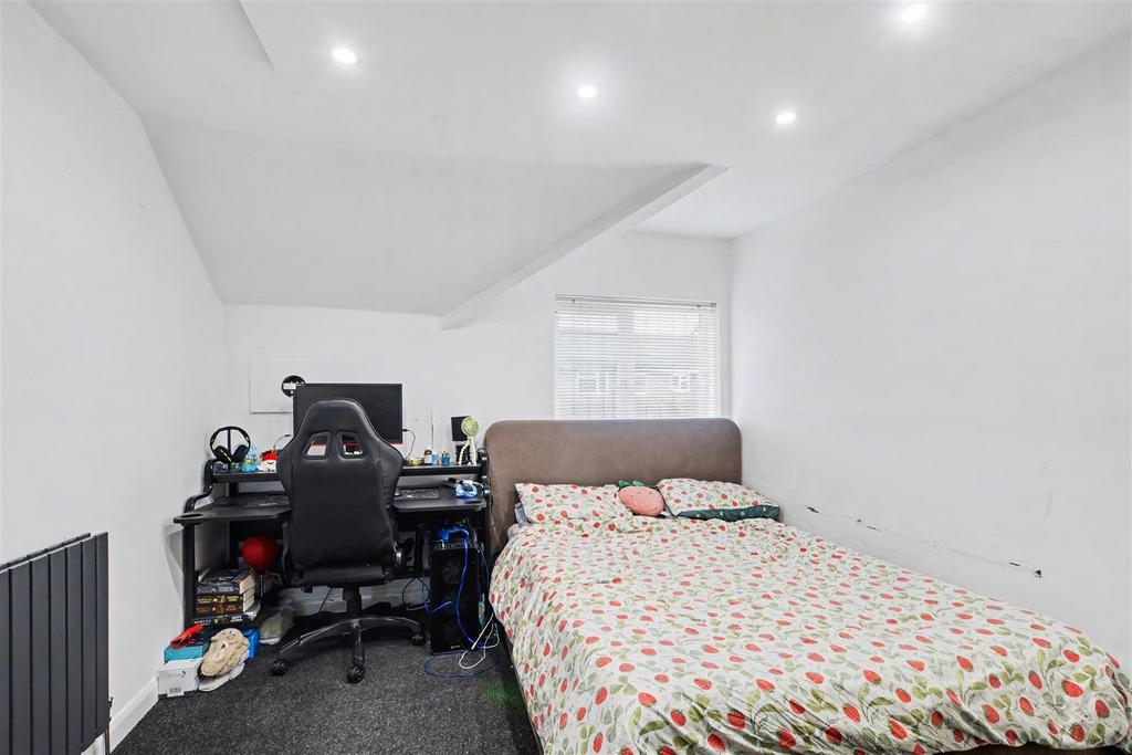 Bedroom 2 2.jpeg