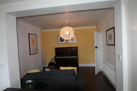 undefined, Rosamond Road, Bedford