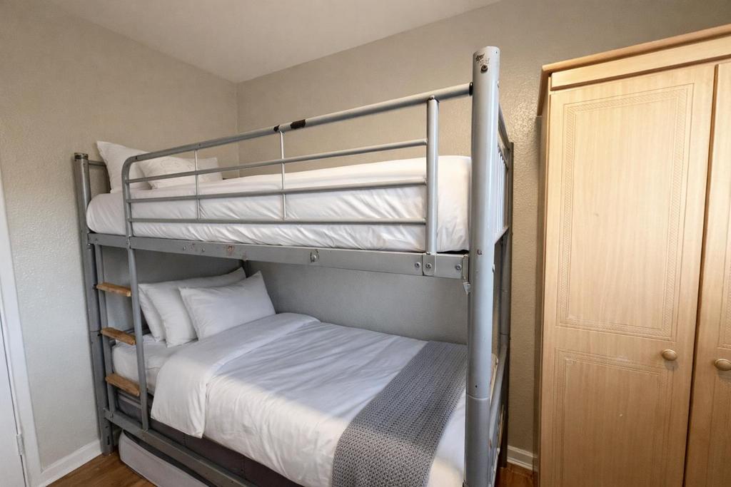Apartment in Sheffield - View 4
