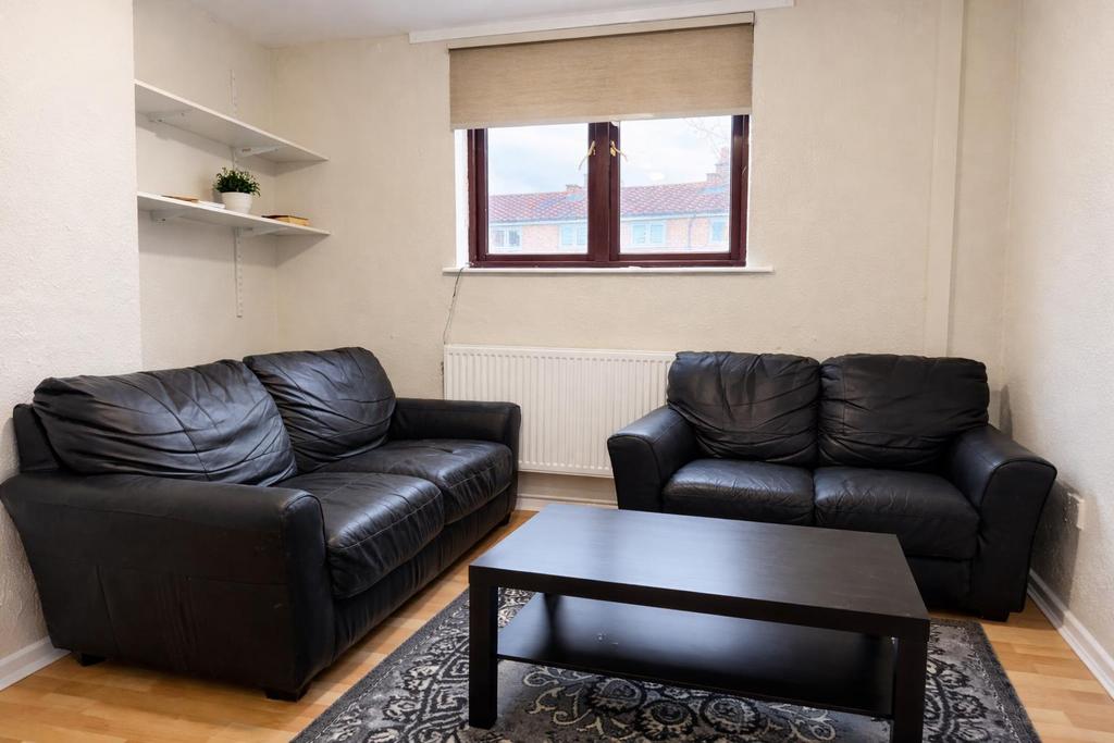 Apartment in Sheffield - View 5