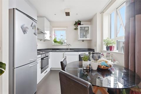 1 bedroom apartment for sale, Cherrywood Lodge, Birdwood Avenue, London, SE13