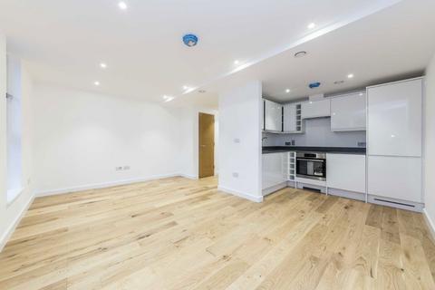 2 bedroom flat to rent, Down Place, London W6