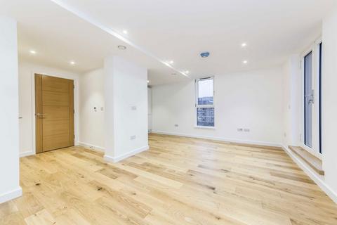 2 bedroom flat to rent, Down Place, London W6