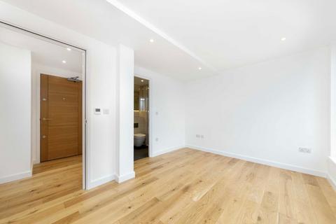 2 bedroom flat to rent, Down Place, London W6