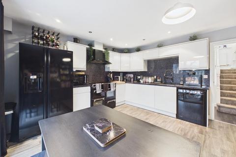 4 bedroom semi-detached house for sale, Pepper Hill Lea, Keighley, BD22 7AQ