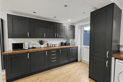 4 bedroom semi-detached house for sale, Rockingham Road, Stamford