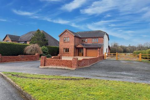 4 bedroom detached house for sale, Waunfarlais Road, Llandybie, SA18 3NG