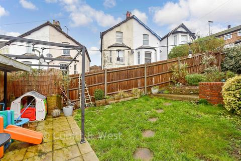 2 bedroom end of terrace house for sale, Farningham Road, Caterham CR3