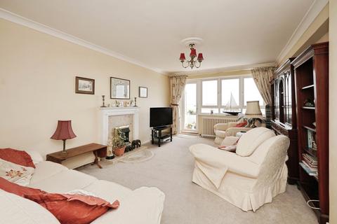 3 bedroom flat for sale, The Gateway, Dover, Kent, CT16