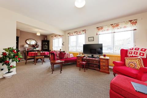 2 bedroom flat for sale, The Gateway, Dover, CT16