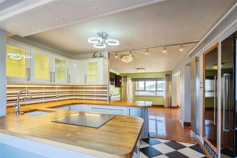 3 bedroom property for sale, The Gateway, Dover, Kent, CT16
