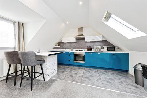 2 bedroom flat for sale, Queens Courtyard, Dover, Kent, CT17