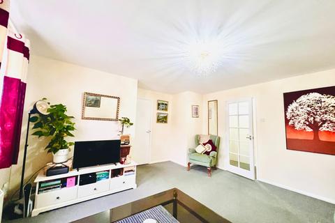 2 bedroom flat for sale, Ascot Court, Aldershot