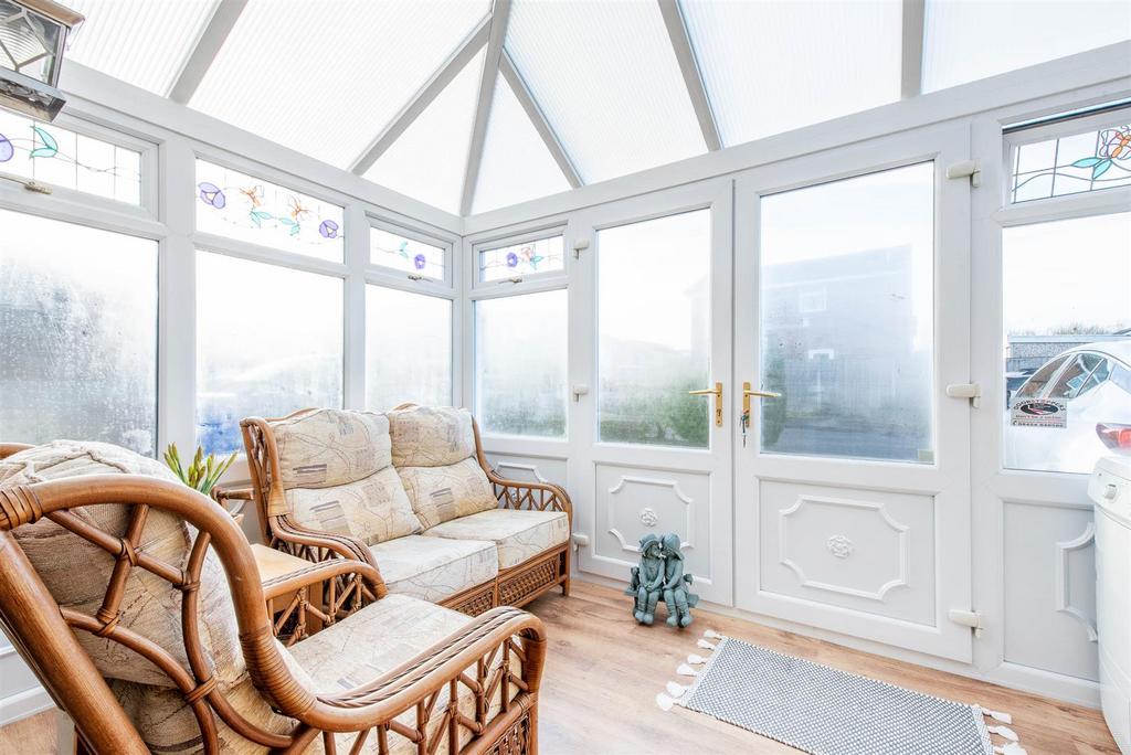 Conservatory/Entrance