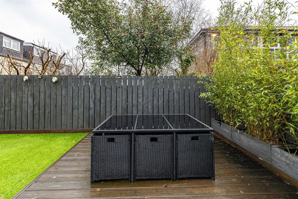 9 Elm Row Galashiels 60.JPG