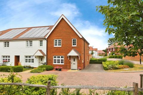3 bedroom end of terrace house for sale, Rother Drive, Tenterden, Kent, TN30