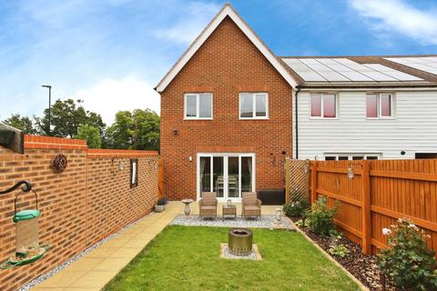 3 bedroom end of terrace house for sale, Rother Drive, Tenterden, Kent, TN30