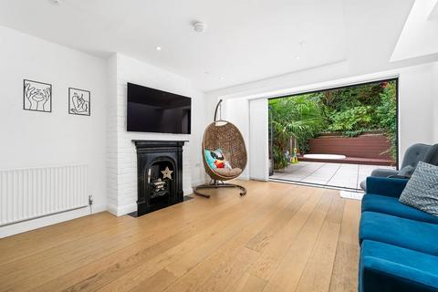 5 bedroom terraced house for sale, Khartoum Road, London E13