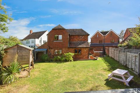 3 bedroom detached house for sale, Station Road, Staplehurst, Tonbridge, Kent, TN12