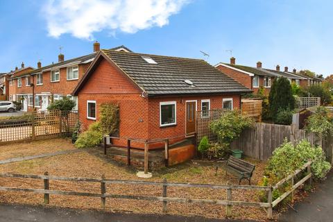 2 bedroom bungalow for sale, Jaggard Way, Staplehurst, Tonbridge, Kent, TN12