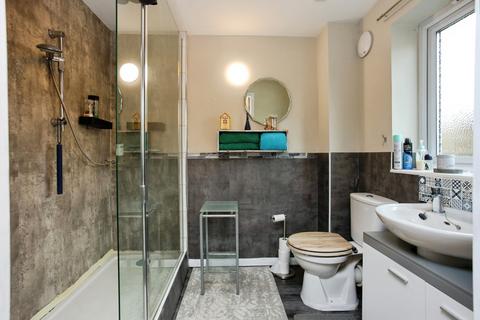 2 bedroom bungalow for sale, Jaggard Way, Staplehurst, Tonbridge, Kent, TN12
