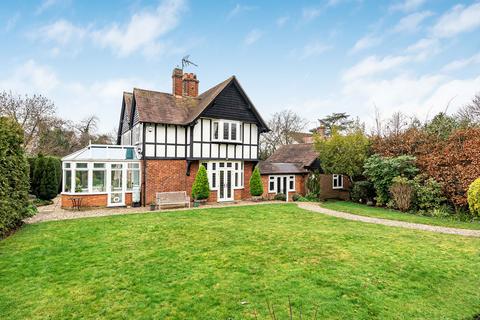 4 bedroom detached house for sale, Epping Road, Roydon