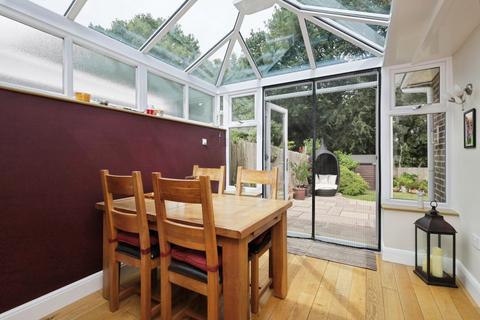 2 bedroom bungalow for sale, Horam Park Close, Horam, Heathfield, East Sussex, TN21