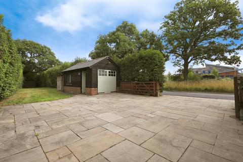 4 bedroom semi-detached house for sale, Park Road, Hellingly, Hailsham, East Sussex, BN27