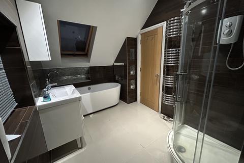 Studio to rent, Woodford Avenue, ILFORD IG2