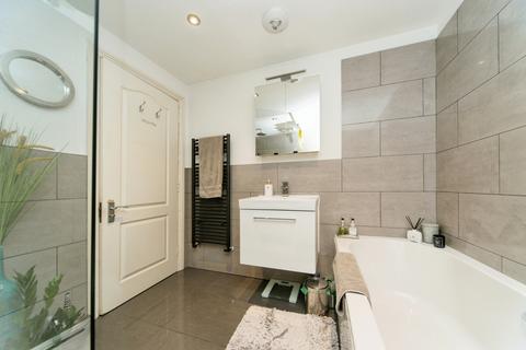 2 bedroom flat for sale, Coombe Road, Brighton, East Sussex, BN2
